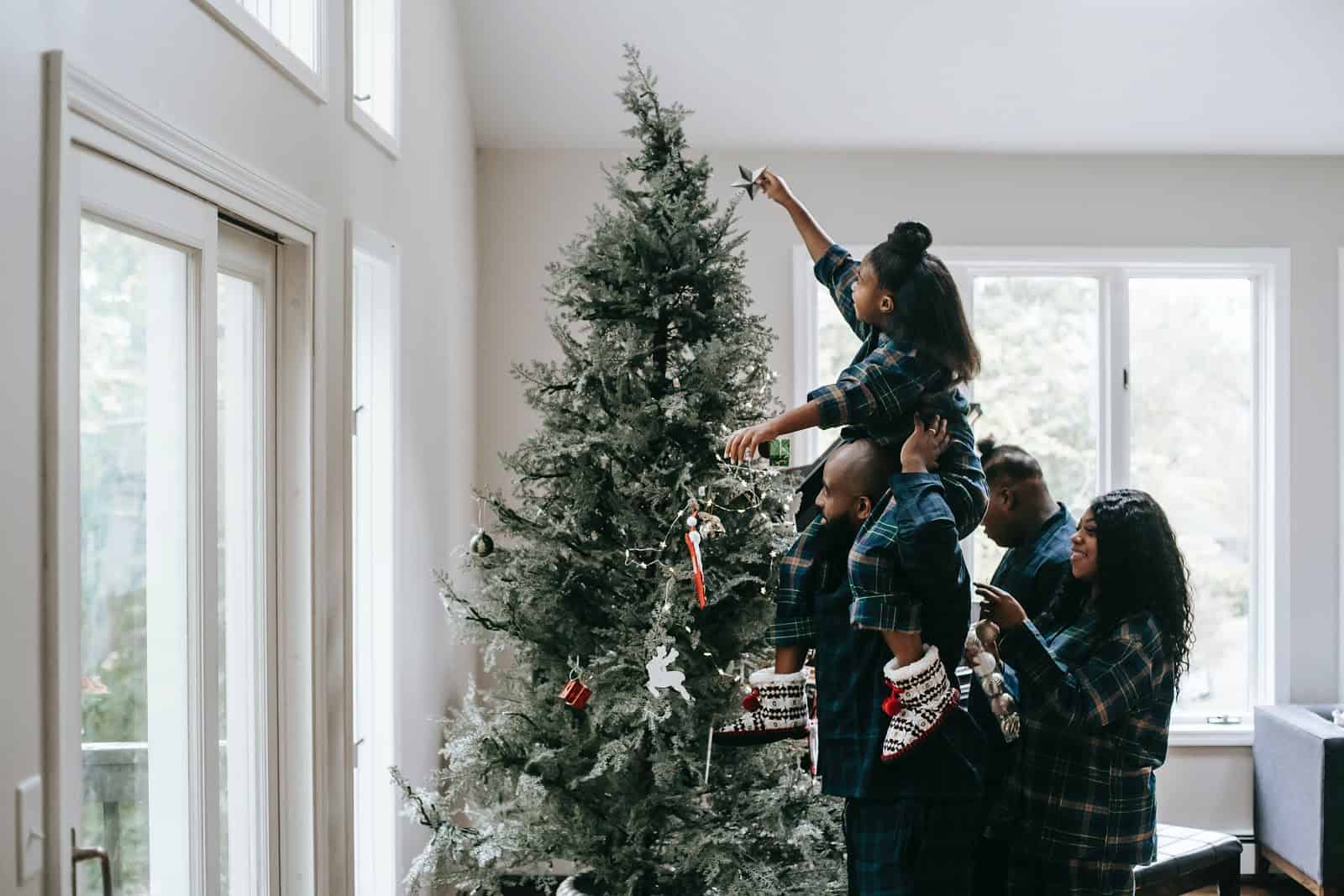 Tips for Saving Money and Energy This Holiday